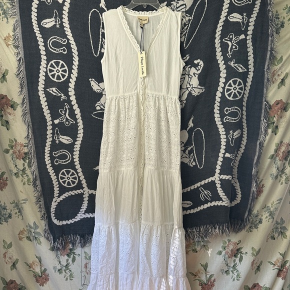 Elegant White Eyelet Maxi Dress - Picture 1 of 8